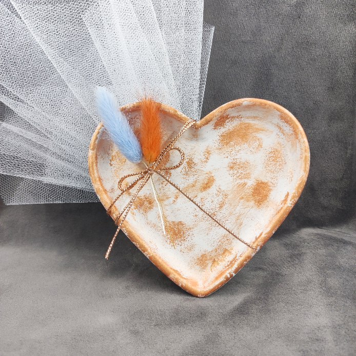 Μπομπονιέρα Καρδιά Κεραμική με Τούλι & Διακόσμηση
