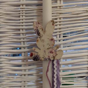 Χειροποίητη πασχαλινή λαμπάδα με ξύλινο λαγουδάκι