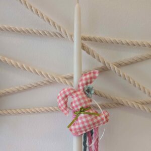 Χειροποίητη πασχαλινή λαμπάδα με υφασμάτινο λαγουδάκι